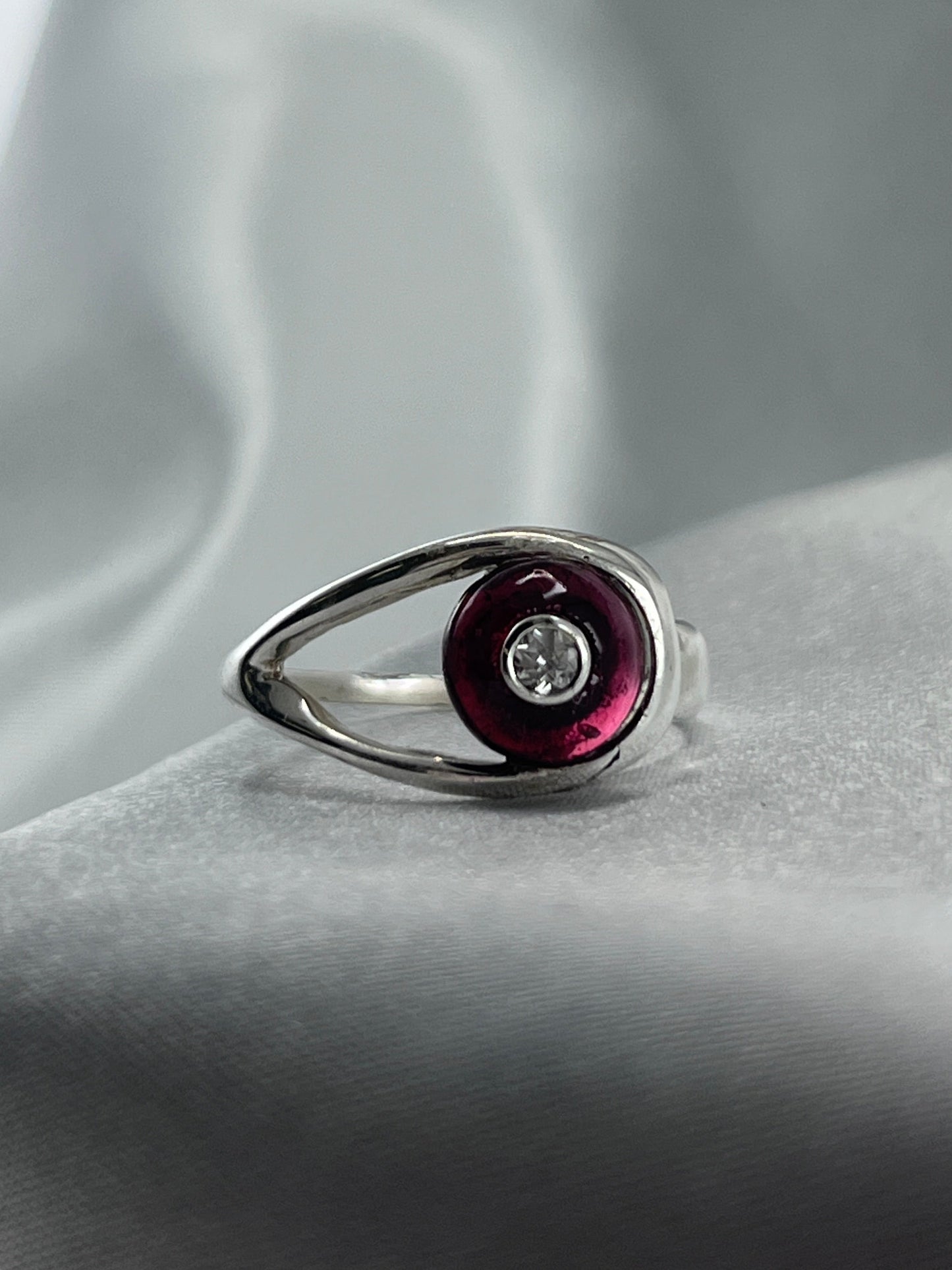 Tally Ho Saddle Ring - Size US 9