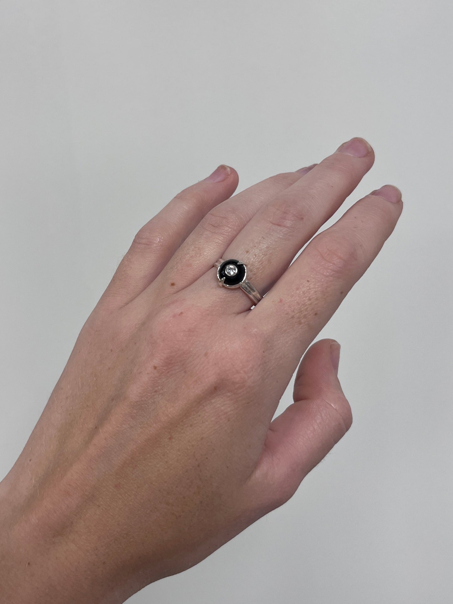 Tally Ho Bezel Ring - Size US 8